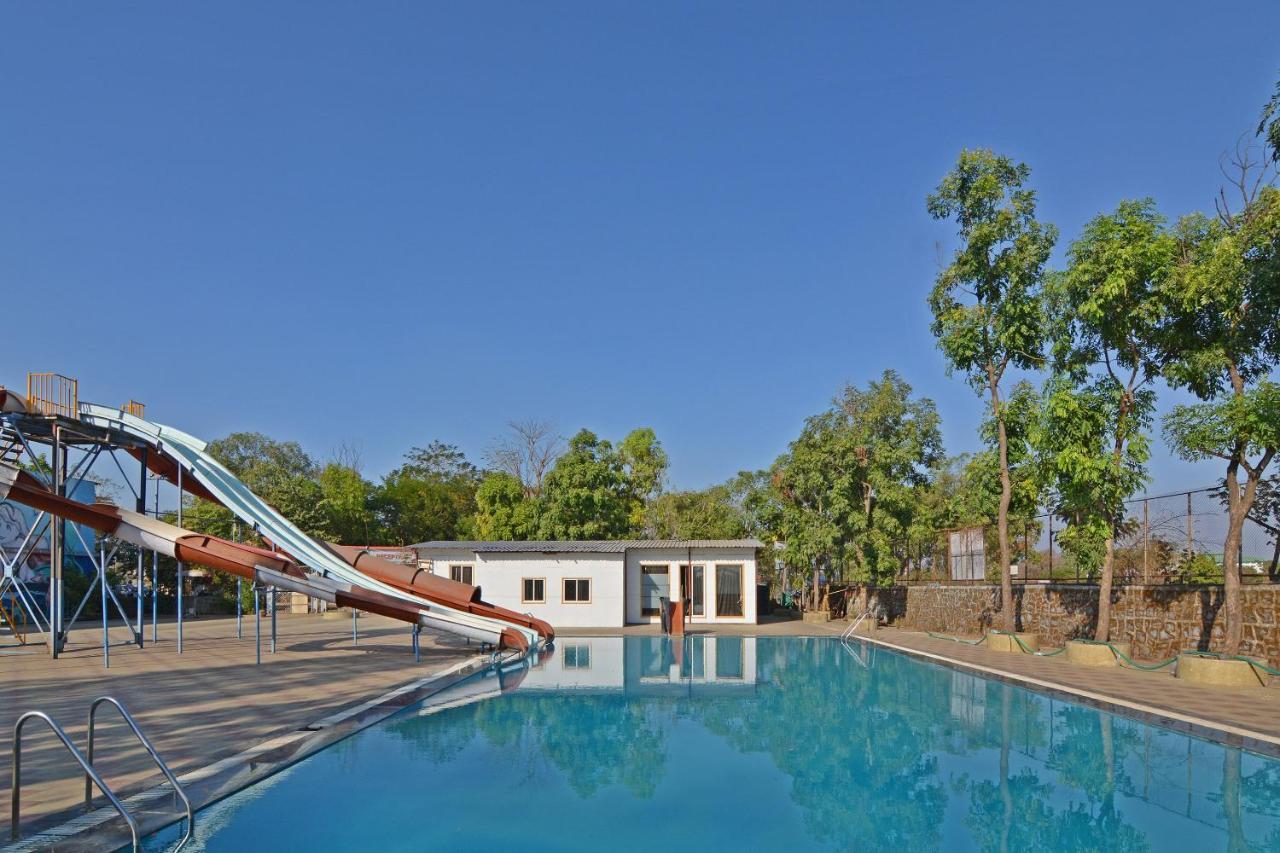 Oyo Midway Park Resort Atgaon Экстерьер фото
