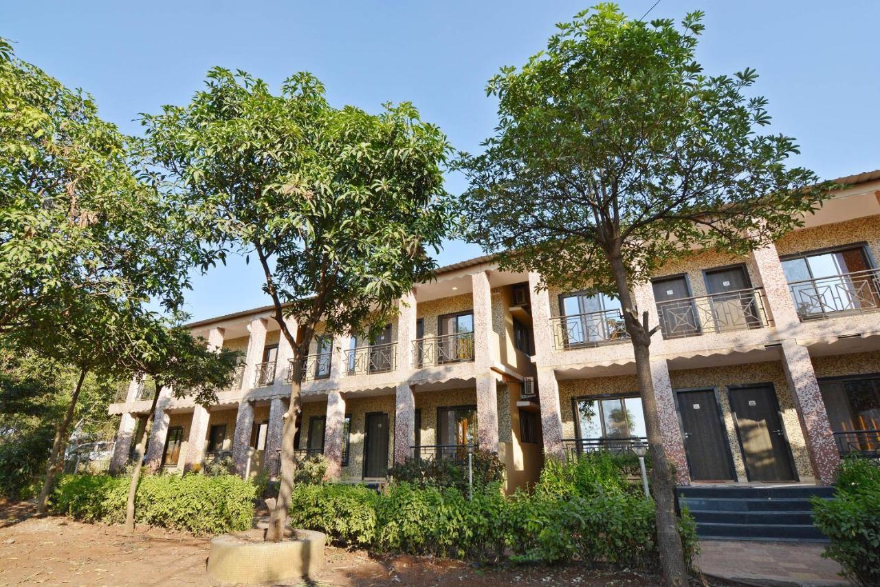 Oyo Midway Park Resort Atgaon Экстерьер фото