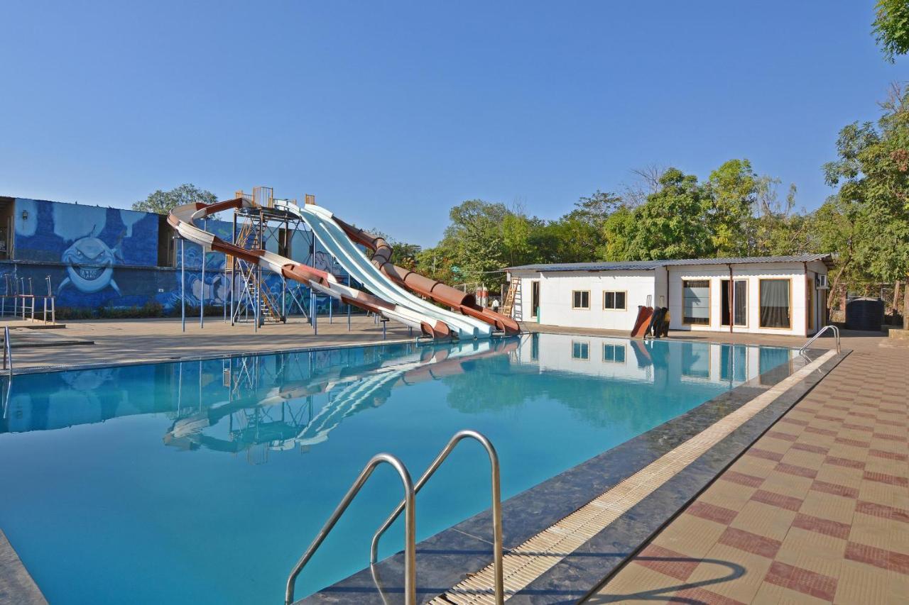 Oyo Midway Park Resort Atgaon Экстерьер фото